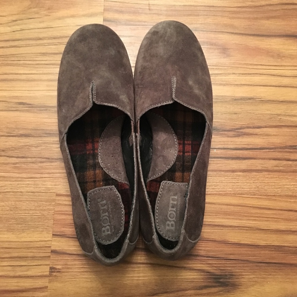 BRAND NEW Born Sebra grey suede slip on flats